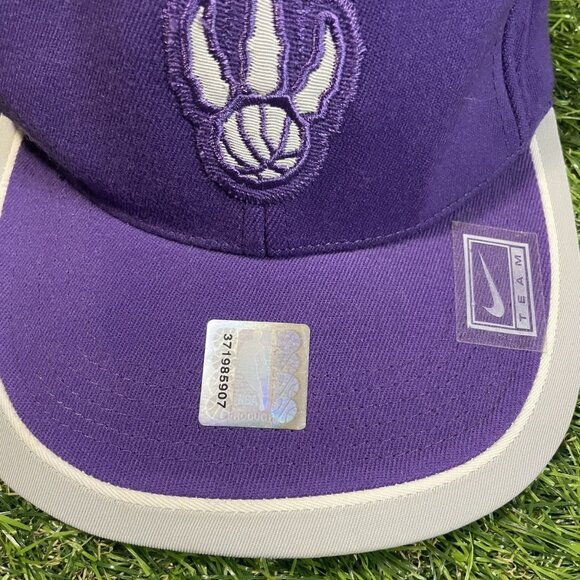 Vintage Nike Toronto Raptors Fitted Hat - Picture 8 of 8